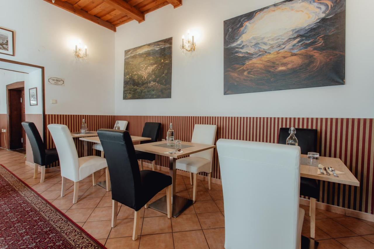 Salamander Hotell Banská Štiavnica Exteriör bild